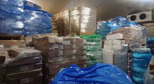 Откриха 19 тона пилешко месо, негодно за консумация, и 16 тона масло без документи