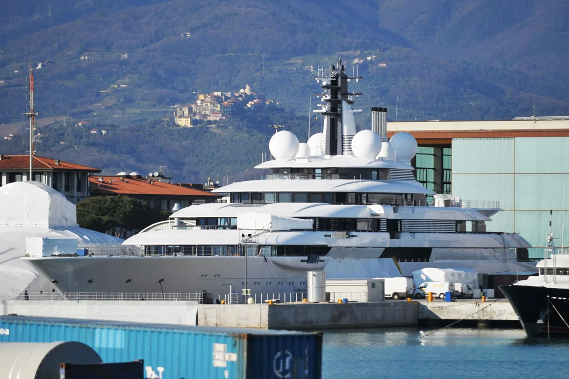 "Яхтата на Путин" е запорирана в Италия малко преди да избяга от санкциите