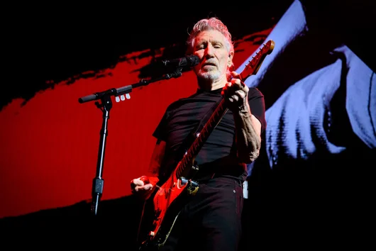 Роджър Уотърс от "Pink Floyd" обвини САЩ и НАТО, че "подклаждат огъня" в Украйна
