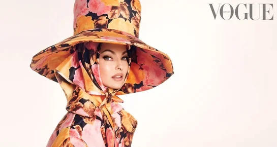 Линда Еванджелиста отново блести във Vogue, но белезите от травмата остават по тялото ѝ