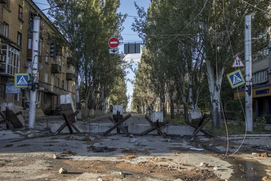 Чували с трупове, мини и пустош: Из безлюдните улици на освободения град Лиман
