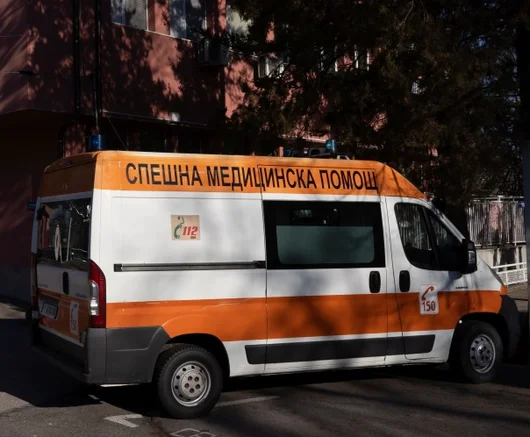 Три деца са в болница след челен удар на пътя Ловеч-Троян
