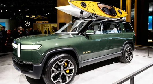 Rivian - новият хит сред електромобилите, който в САЩ наричат "анти-Tesla"