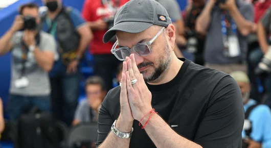Център "Гогол" - театърът на Кирил Серебреников в Москва, е "убит". Сбогува се с aнтивоенен спектакъл