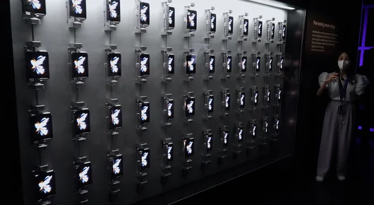 Flex е по-велико от flat - новите устройства на Samsung