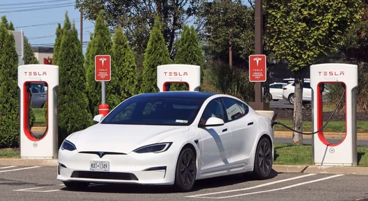 1,1 млн. автомобила Tesla са "аут" заради опасни прозорци