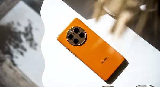 Huawei Mate 50 Pro: Оранжевото е новото черно