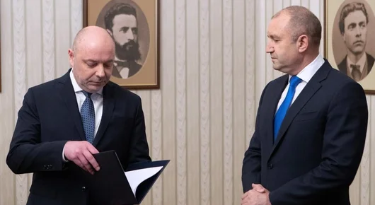 Проектокабинетът "Габровски", или как партийният гръб стана "дефект" в политиката