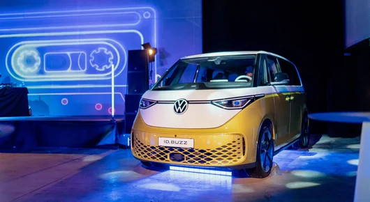 Електрическият бус на Volkswagen ID. Buzz вече е  България