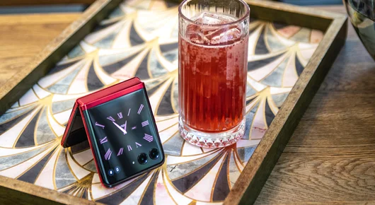 Motorola Razr 40 Ultra - телефон и половина 