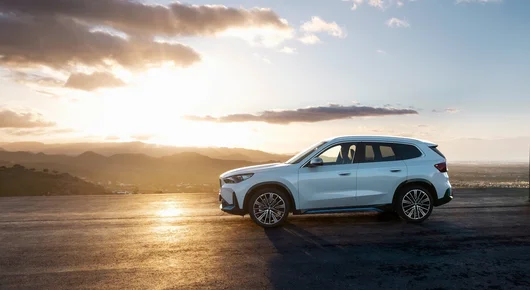 BMW iX1 xDrive 30: Никога не е имало по-подходящ момент за карането на електрическа кола
