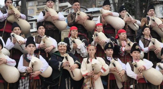Гласът на Родопите: 101 каба гайди по бул. България