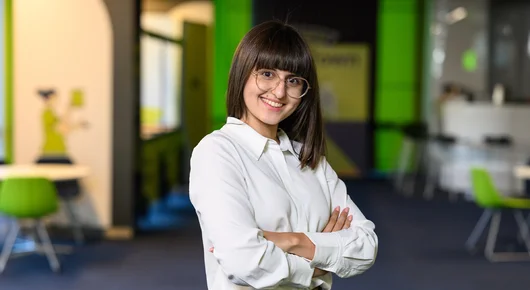Невена Стоева - Gen Z, което работи здраво, но умно
