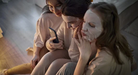 Малкото е повече: Откри ли Gen Z тайната формула за “перфектна” кожа