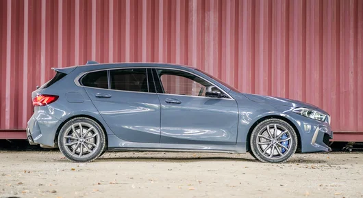 Хей BMW, харесва ли ти Mercedes?