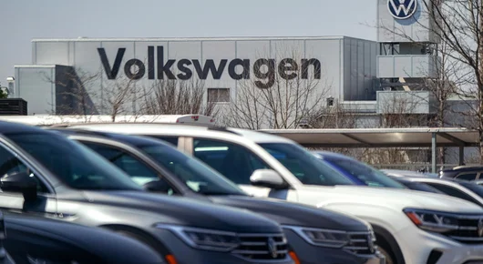 ЕП ще проверява еврогрантове, отишли към Volkswagen, Shell и други организации