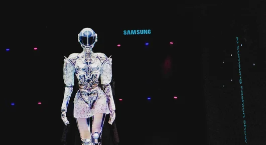 Samsung с първото по рода си AI генерирано модно шоу в България