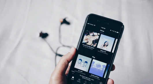 Spotify вече става и приложение за чат