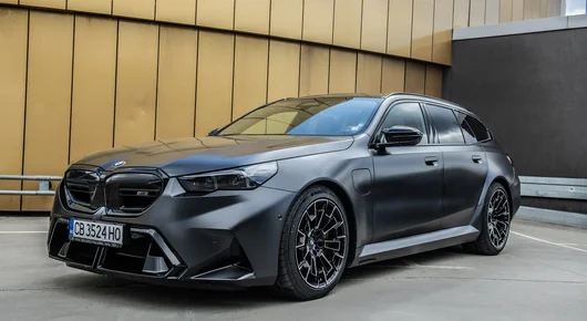 BMW M5 Touring - 727 конски сили маскирани като практичност
