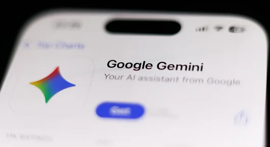 Google Gemini влиза в iPhone: Siri става “по-умна”