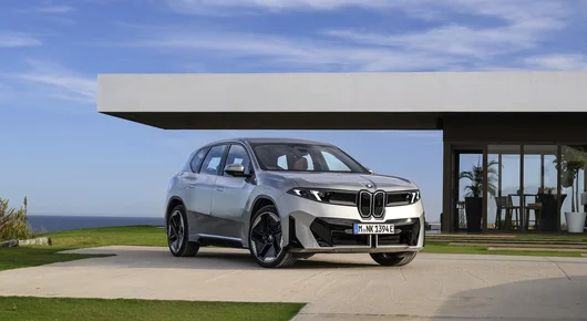 Neue Klasse: най-голямата инвестиция на BMW отблизо - по испанските пътища с iX3