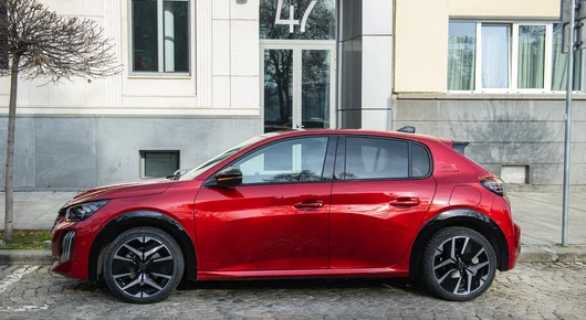 Peugeot 208: малкият лъв, който обича града 