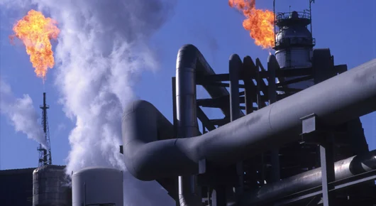 Войната в Иран вдигна драстично цената на газа. Какво означава това за България?
