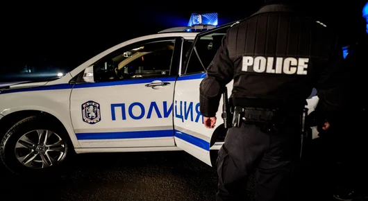 Отново скъсана мантинелa на магистрала - трима загинаха, след като две коли паднаха в дере на АМ „Марица“