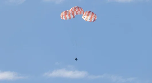 Екипажът на Artemis II се завърна успешно на Земята след историческа мисия