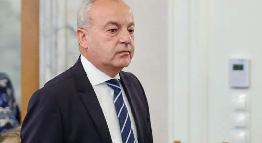 Окончателно - минималната заплата се замразява, а максималният осигурителен доход се вдига от 1 август