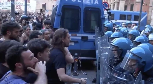 Смъртта на мъж при полицейско задържане доведе до протести в Италия