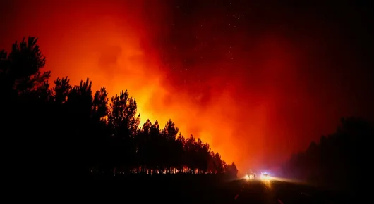 12 хил. души са евакуирани заради пожар край френския град Бордо