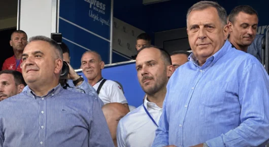 Милорад Додик се появи на стадиона в Баня Лука за мач на "Левски"