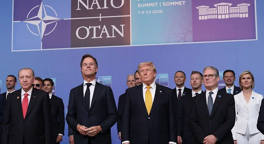 Времето за "преизмисляне" на НАТО а ла Мадона не е настъпило