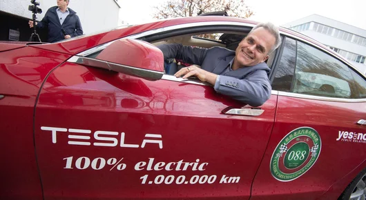 1 200 000 километра с Tesla S. Да, възможно е.