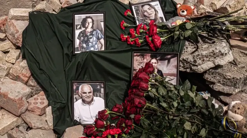 Скрийншот Реквием в памет на загиналите пред руините на детската болница в Киев